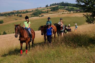Horse riding and views from the horse saddle are unforgettable experiences both children and adults alike. © Marekovci family.