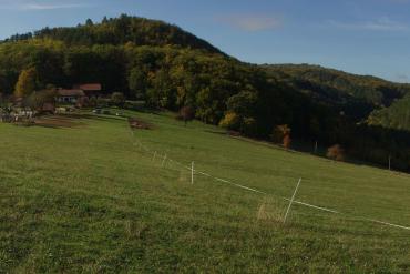 The farm Etelka is located under the Čelo hill, at the foothills of the Myjavská Pahorkatina, on the border of the Little Carpathians Protected Landscape Area. © Martina Slámová.